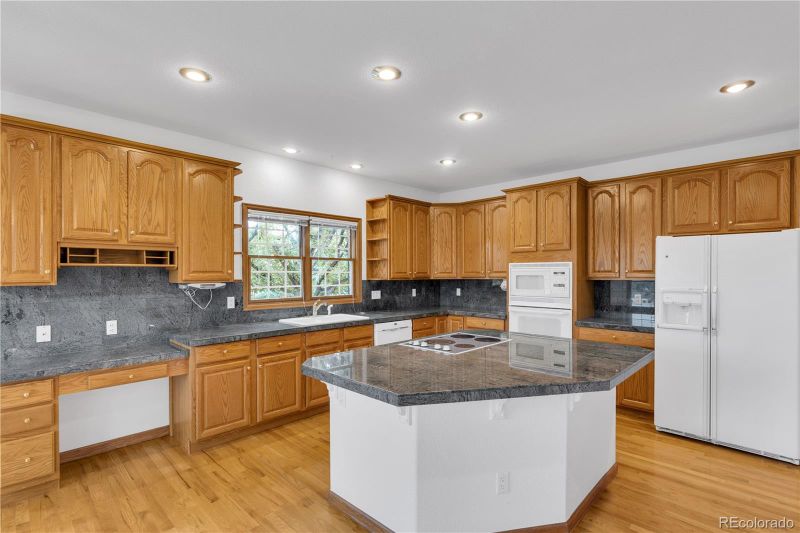 6201 S Potomac Way, Centennial, CO 80111