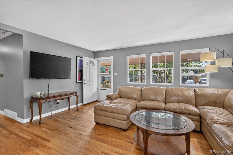 4977 S Perry St, Littleton, CO 80123