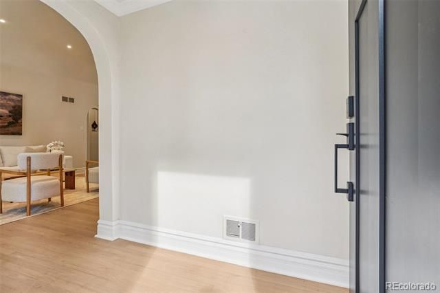 2856 N Glencoe St, Denver, CO 80207