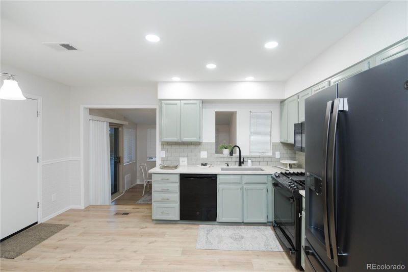 1961 S Ivory Way, Aurora, CO 80013