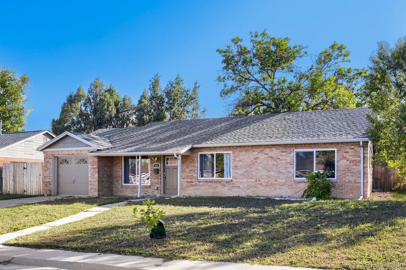 831 Tucson St, Aurora, CO 80011