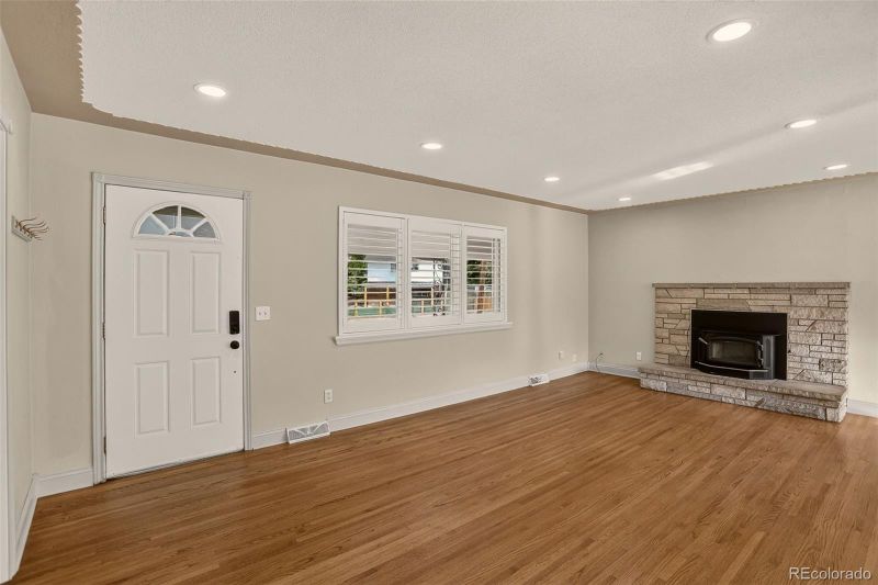 6422 Independence St, Arvada, CO 80004
