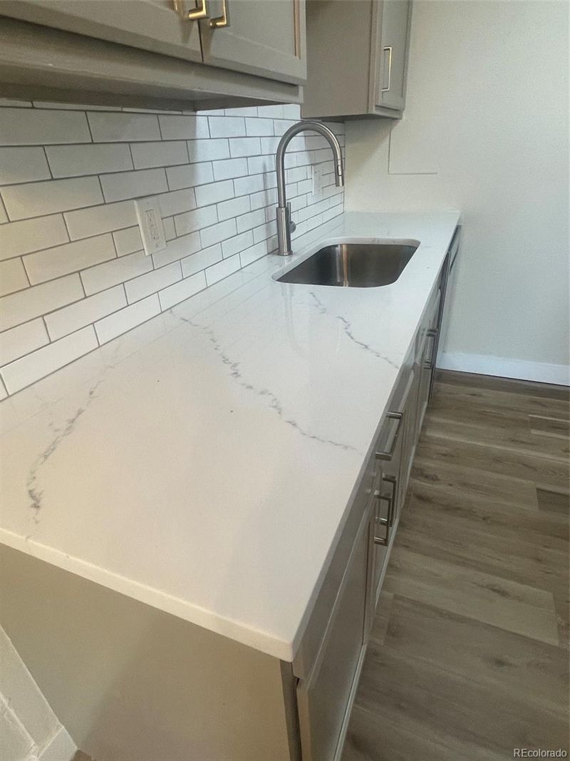 384 S Ironton St #401, Aurora, CO 80012
