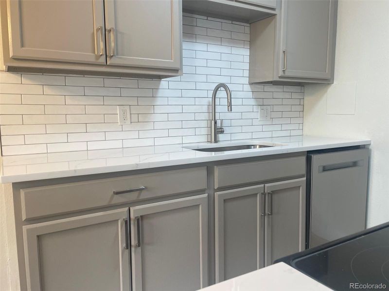 384 S Ironton St #401, Aurora, CO 80012