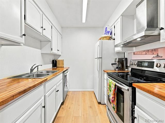 14499 1st Dr, Aurora, CO 80011