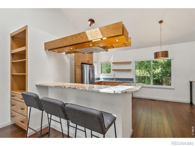 906 Deer Creek Ln, Fort Collins, CO 80526