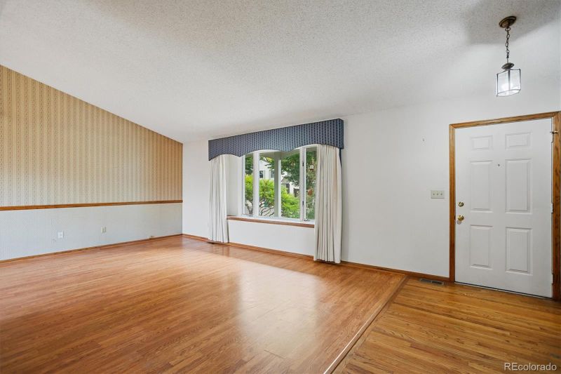 2031 S Richfield St, Aurora, CO 80013