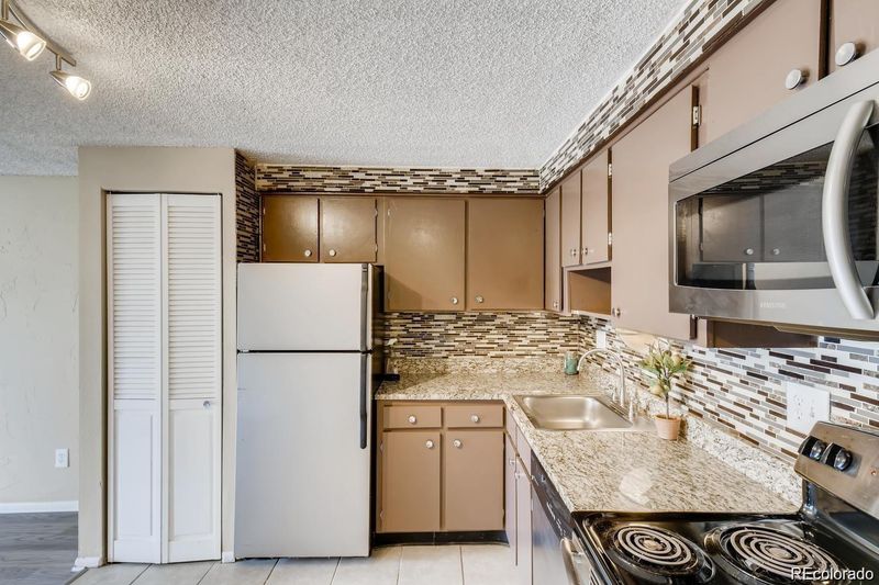 1306 S Parker Rd #164, Denver, CO 80231