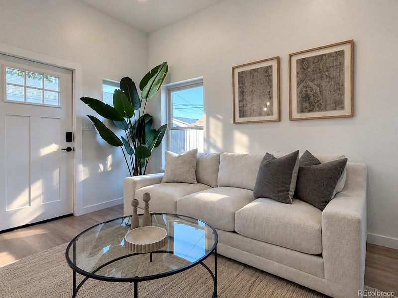 3141 S Lincoln St, Englewood, CO 80113