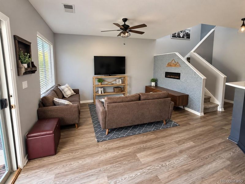 10450 Truckee St #B, Commerce City, CO 80022