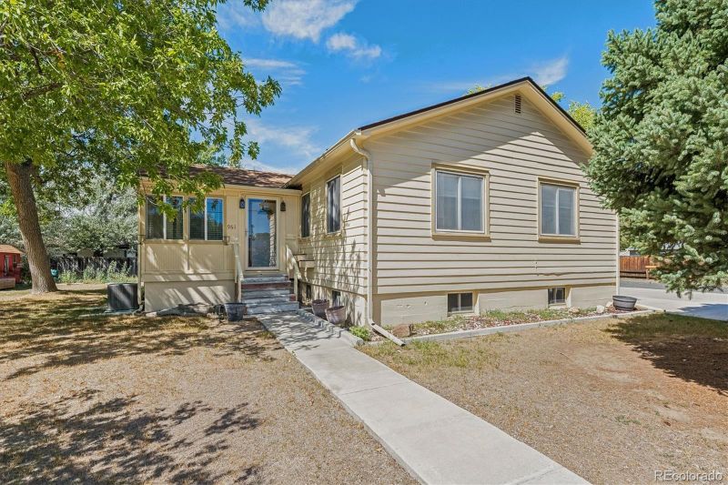 961 Kendall St, Lakewood, CO 80214