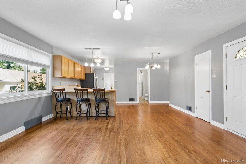 961 Kendall St, Lakewood, CO 80214