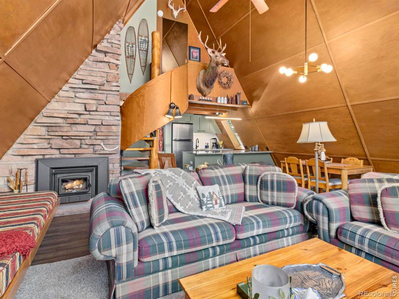 847 Hemlock Dr, Lyons, CO 80540