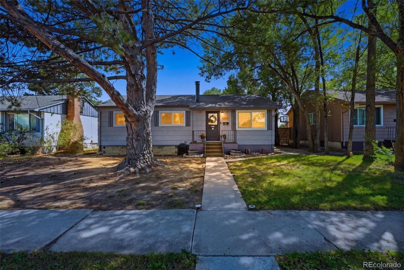2637 Waldean St, Colorado Springs, CO 80909