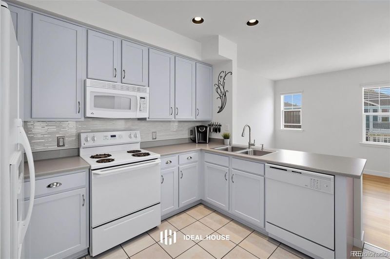 7454 E 28th Ave #3, Denver, CO 80238