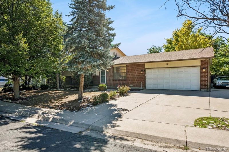1858 E 98th Ave, Thornton, CO 80229