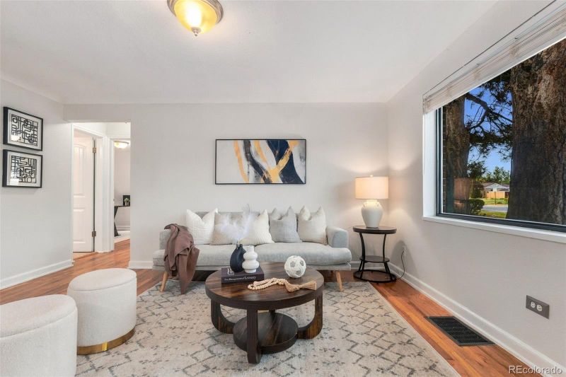 3395 N Oneida St, Denver, CO 80207