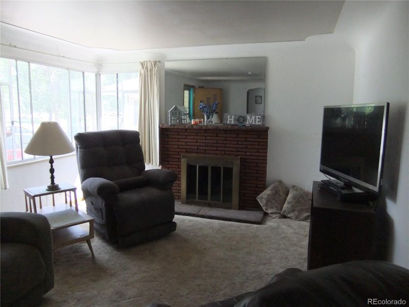 1355 Hanover St, Aurora, CO 80010