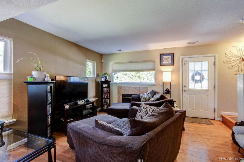 6301 W Byers Pl, Lakewood, CO 80226