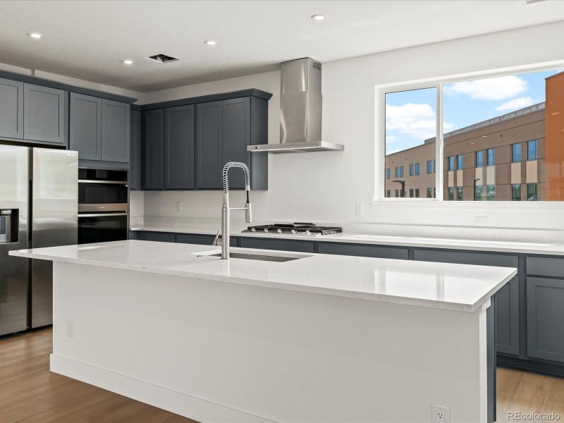 33 Ascent Trl, Englewood, CO 80112