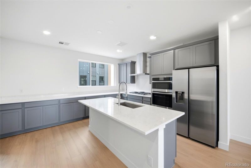 29 Ascent Trl, Englewood, CO 80112