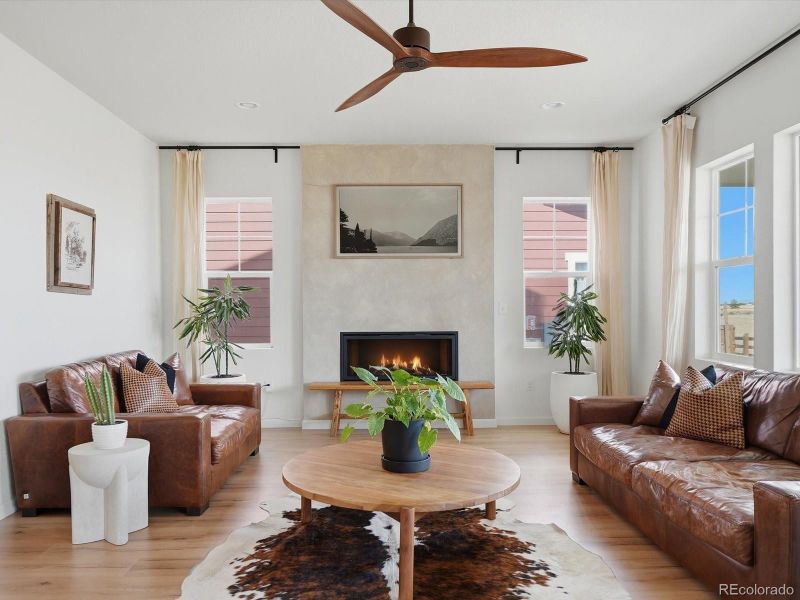 192 N Patsburg St, Aurora, CO 80018