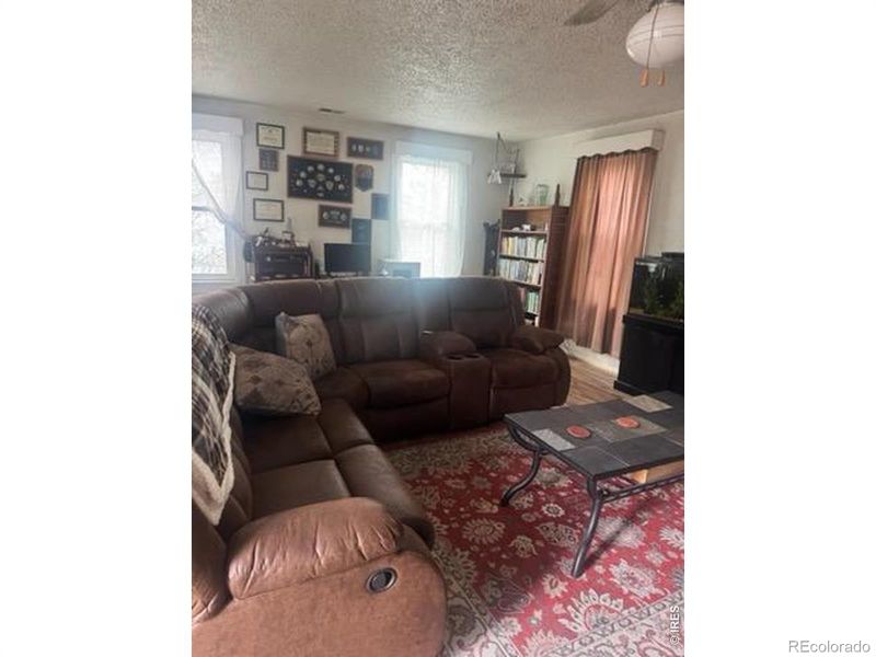 381 Bent Ave, Akron, CO 80720