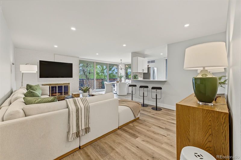 4570 E Yale Ave #301, Denver, CO 80222