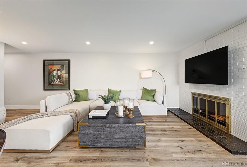 4570 E Yale Ave #301, Denver, CO 80222