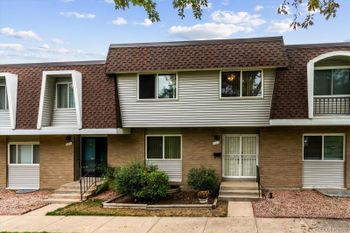 565 S Xenon Ct, Lakewood, CO 80228