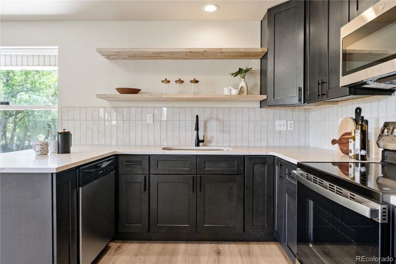 7810 S Kittredge Cir, Englewood, CO 80112