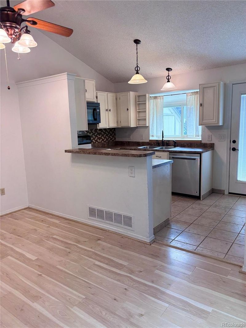 9610 W Chatfield Ave #F, Littleton, CO 80128