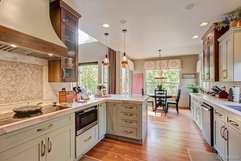 6977 Glenhunt Ln, Castle Pines, CO 80108