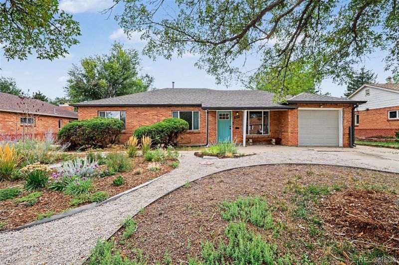 931 Tucson St, Aurora, CO 80011