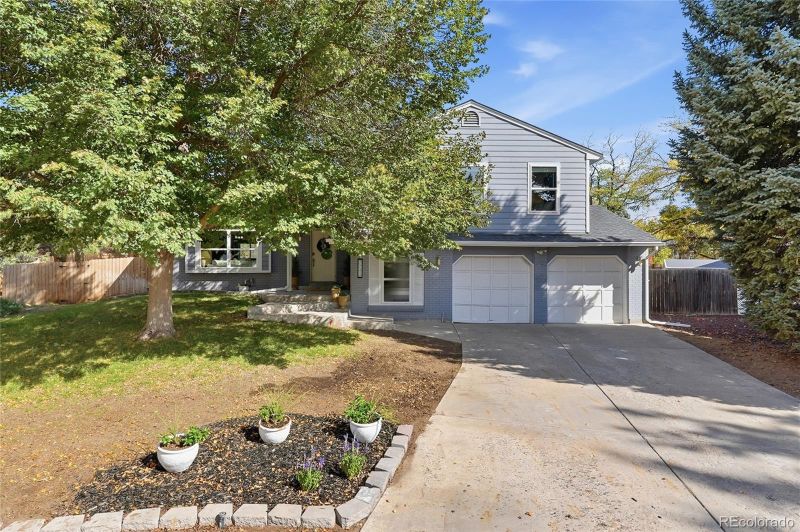 7742 S Penrose Ct, Littleton, CO 80122
