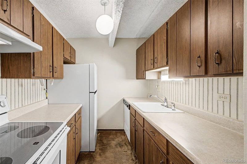 8060 E Girard Ave #704, Denver, CO 80231