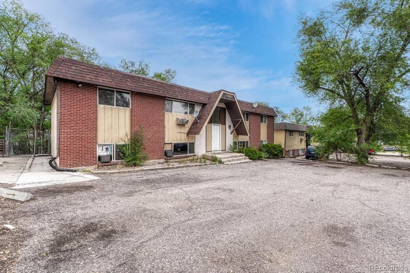 330 Vehr Dr, Colorado Springs, CO 80916