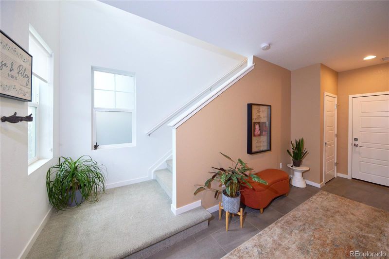 9025 Southurst St, Highlands Ranch, CO 80129