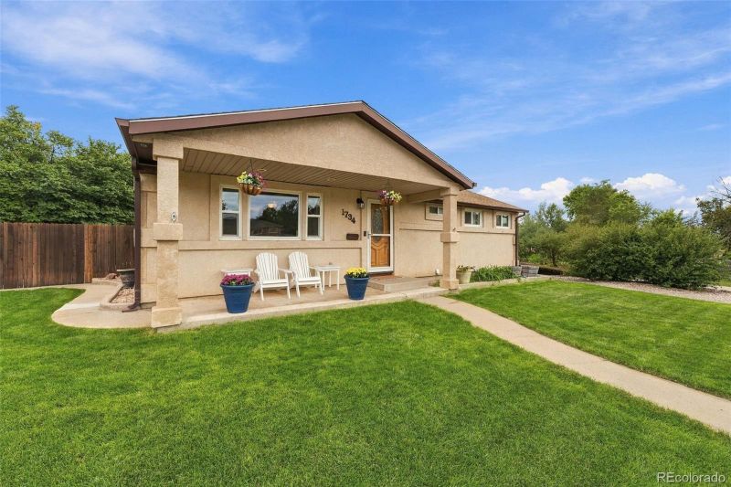 1734 Comanche Rd, Pueblo, CO 81001