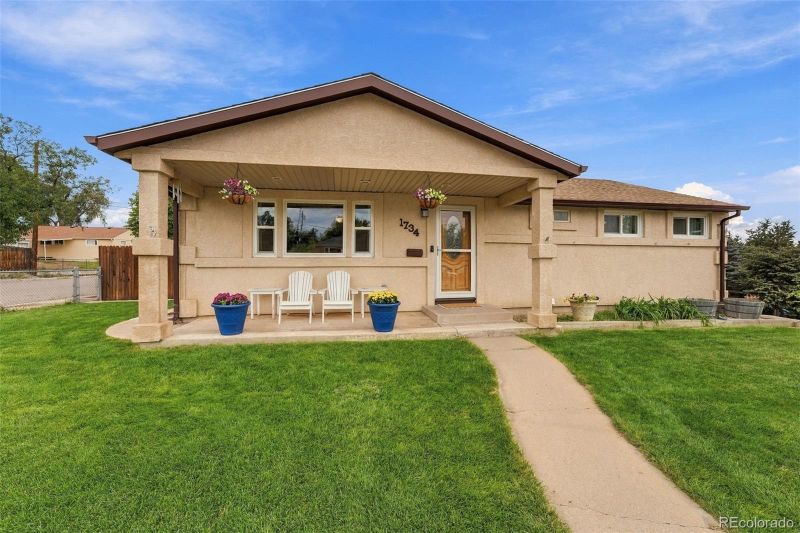 1734 Comanche Rd, Pueblo, CO 81001
