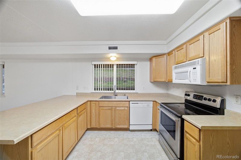 21136 E 40th Pl, Denver, CO 80249