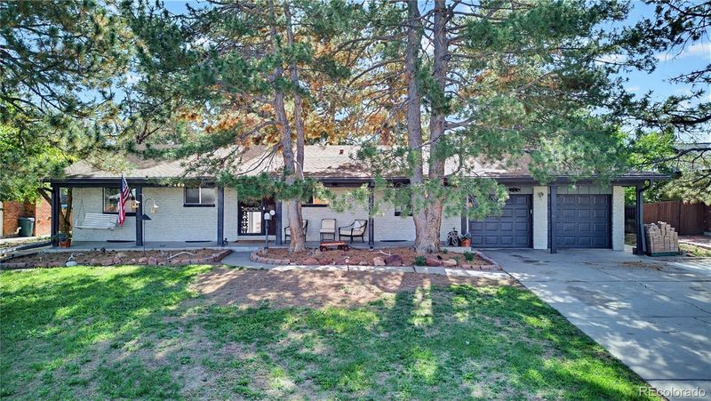 460 Oswego Ct, Aurora, CO 80010