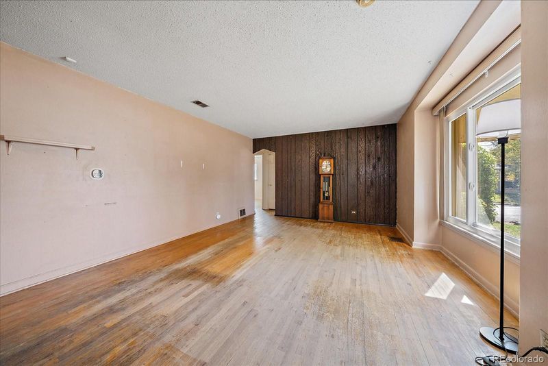 1100 Lansing St, Aurora, CO 80010