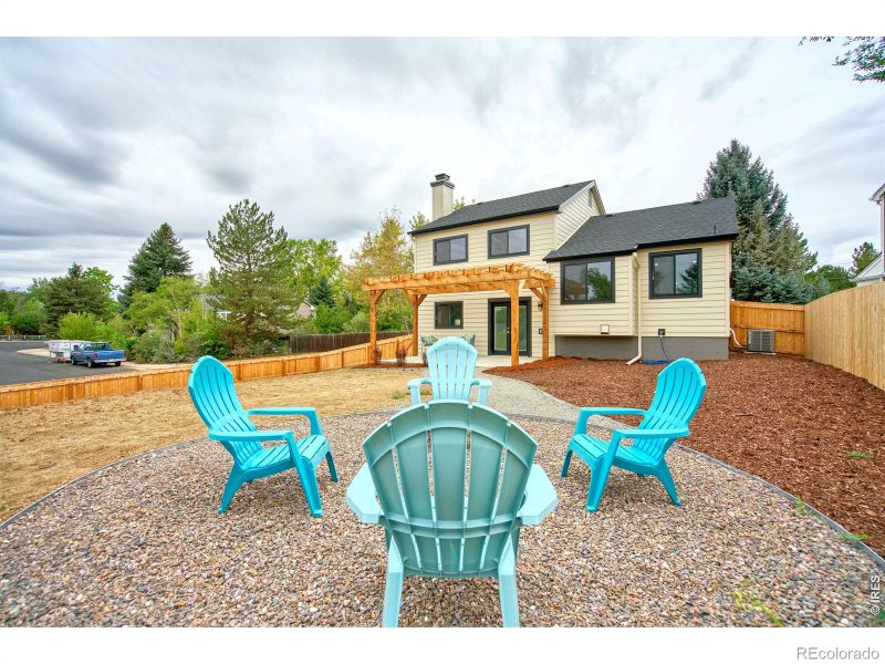 805 Kimbark St, Lafayette, CO 80026