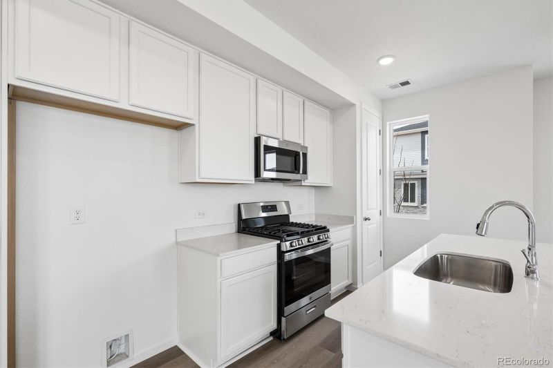 24161 E 30th Pl, Aurora, CO 80019