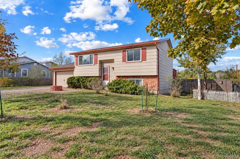 719 S Elbert St, Elizabeth, CO 80107