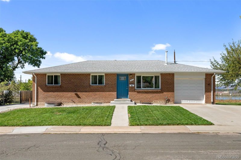 4841 S Lipan St, Englewood, CO 80110