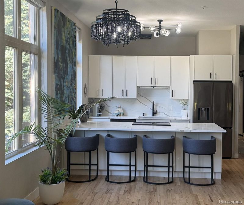 220 Roslyn St #701, Denver, CO 80230