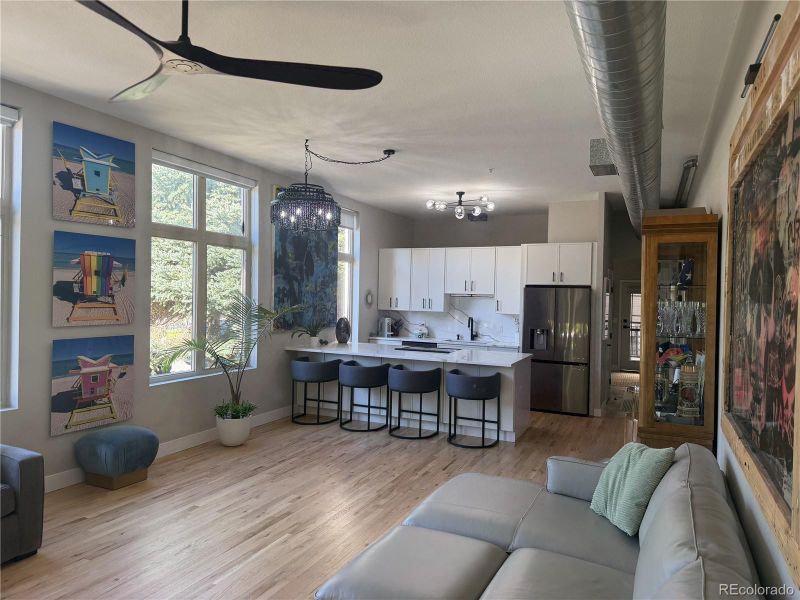 220 Roslyn St #701, Denver, CO 80230