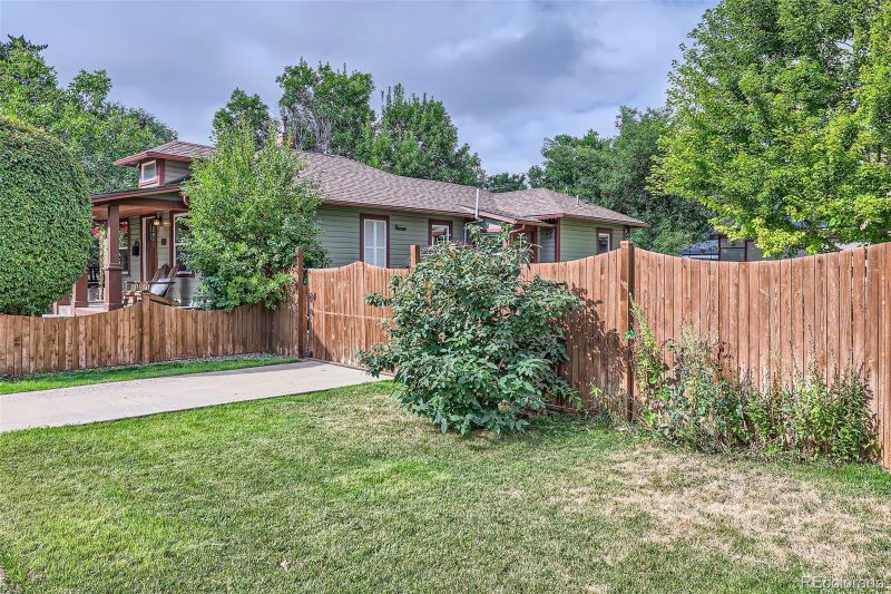 4353 S Logan St, Englewood, CO 80113